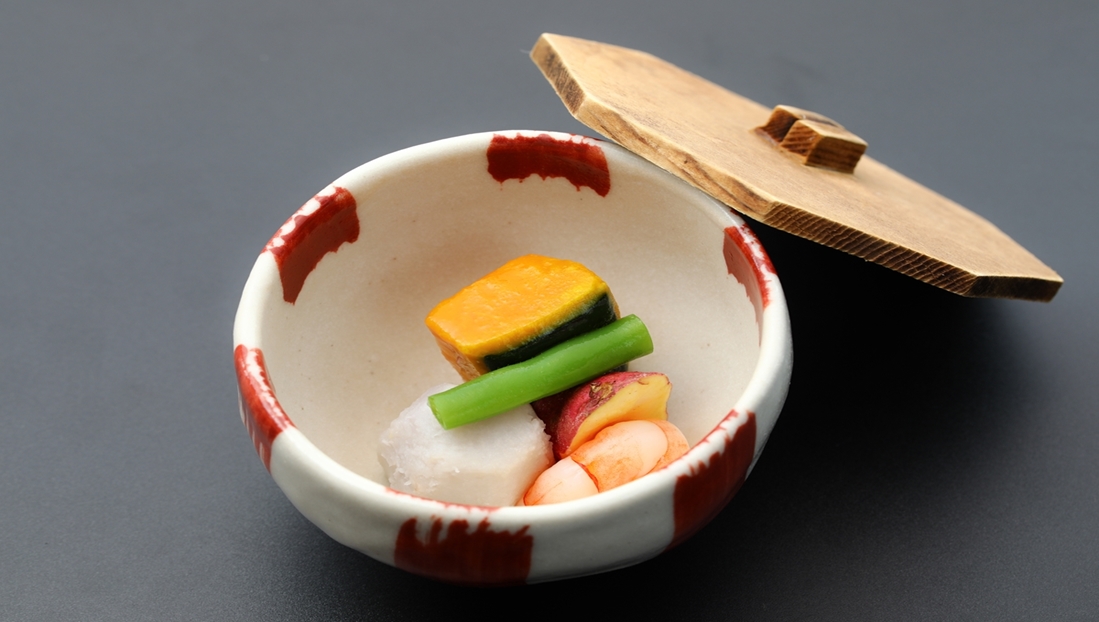 煮物：旬野菜の炊合せ